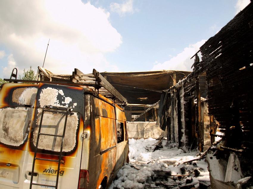 Feuer Halle Siegburg Gewerbegebiet Zange P119.JPG